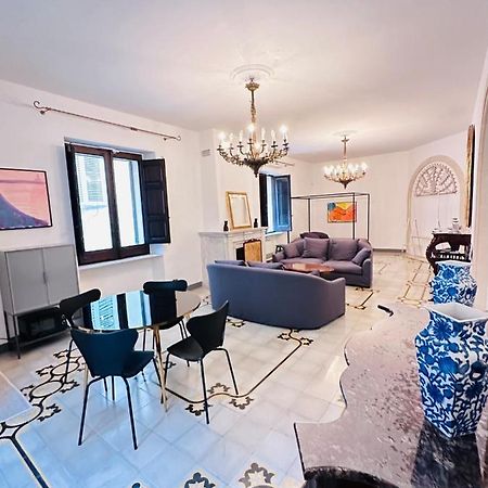Elegante Appartamento Nel Cuore Del Barocco Lecce Eksteriør billede