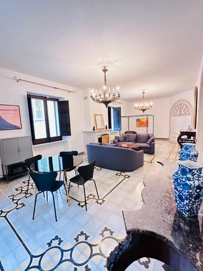 Elegante Appartamento Nel Cuore Del Barocco Lecce Eksteriør billede